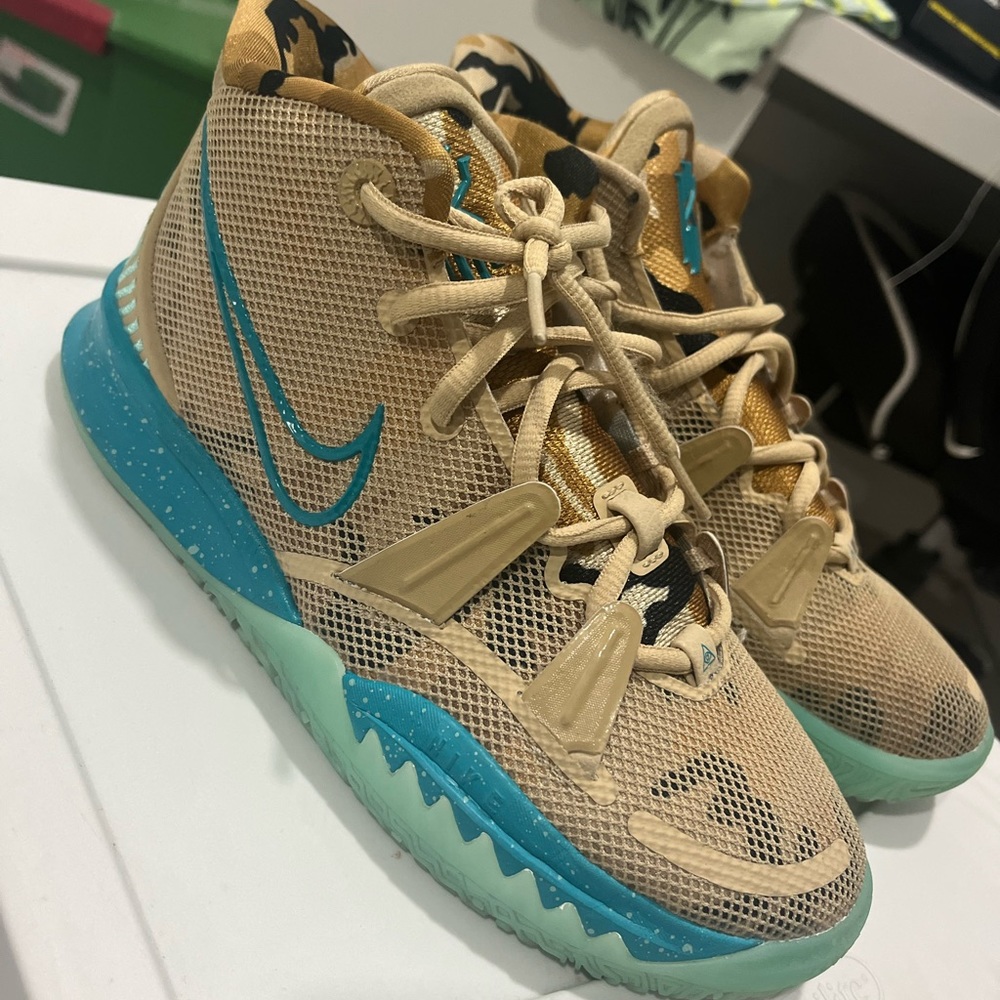 Lebron kids 19’ basketball shoes